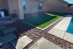 Concrete landscape feature
